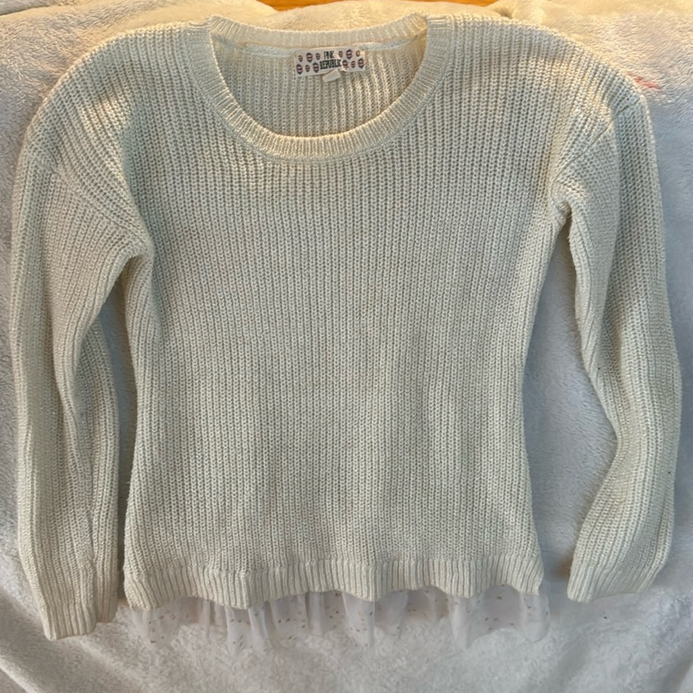 PINK REBULIC junior’s sweater with lace detail